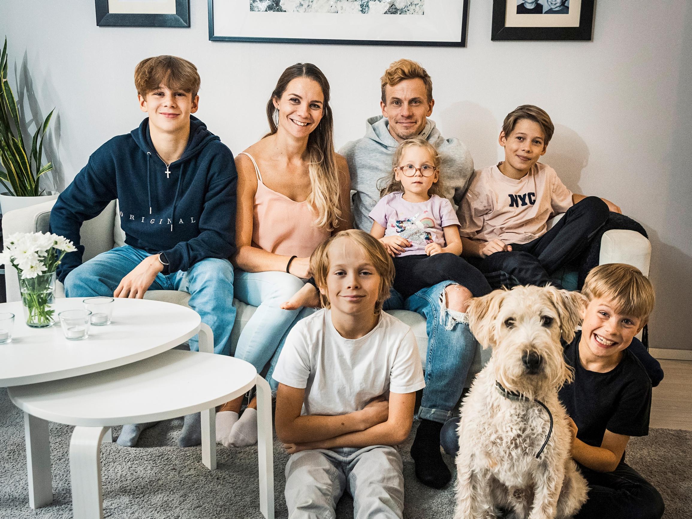 Aami ja Konsta Hietasen suurperheen koti – ”Konsta tekee töitä ja täyttää remppakassaa, minä remontoin” 