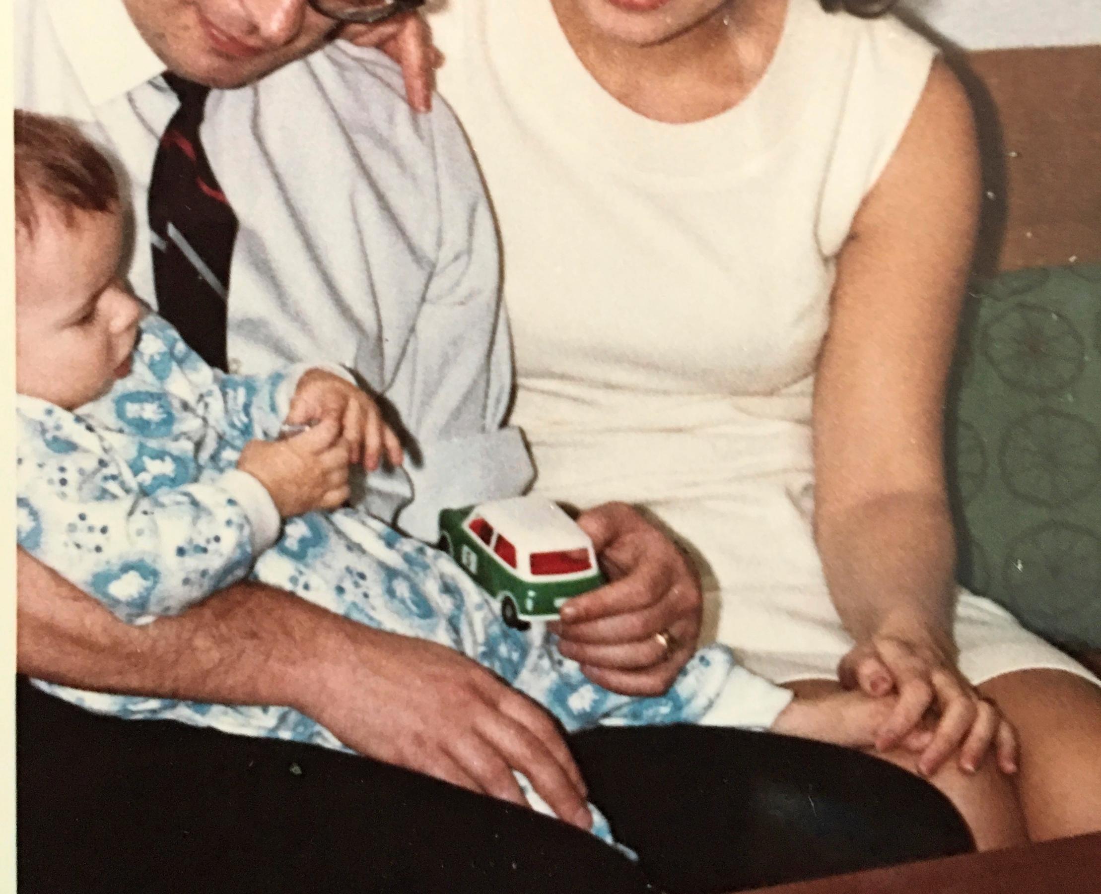 Vanha kuva kotialbumista